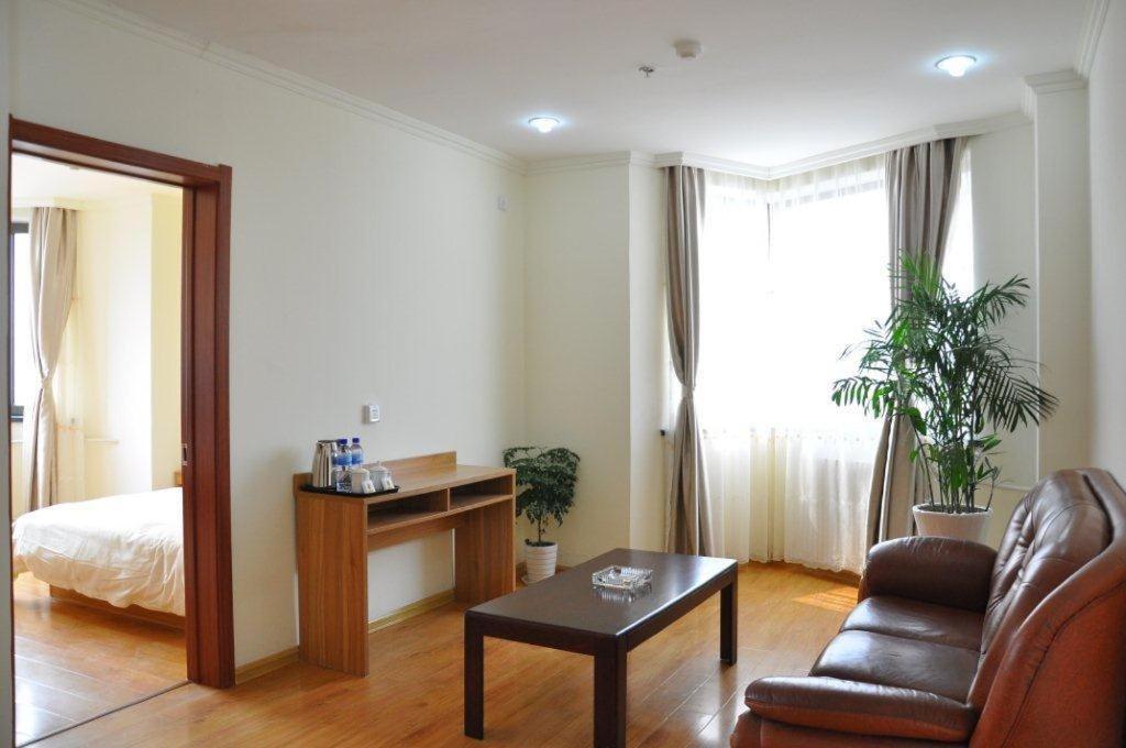 Super 8 Hotel Qingdao Railway Station Gui Zhou Road Habitación foto